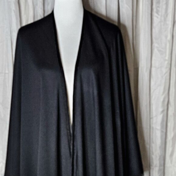 Vintage Amanda Smith Wool Blend Black Velvet Trim Wrap Classic Style Knit Cape - Picture 2 of 9